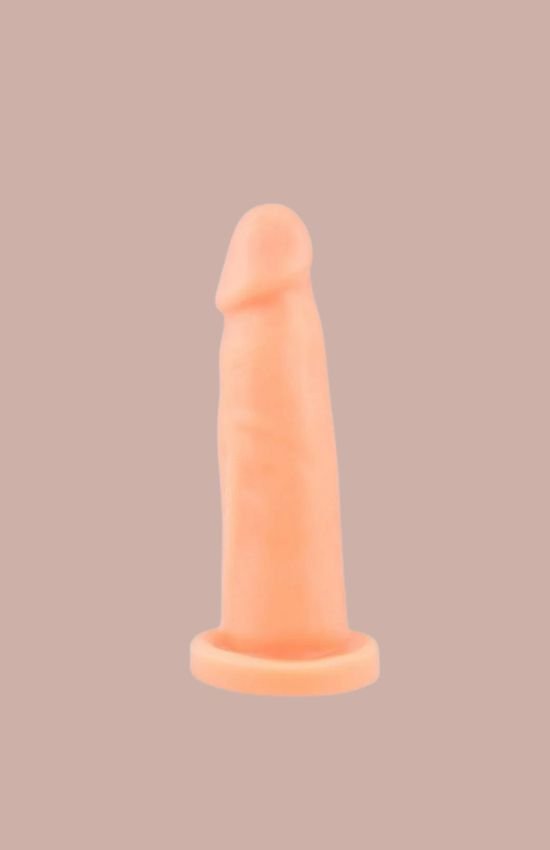 Prótese Maciça 13,5 x 3,5 cm Bege – Penetração Confortável e Realismo